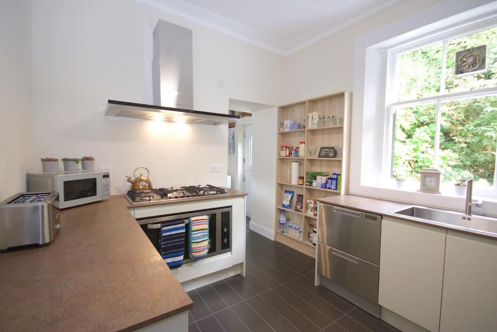 ארוצ'אר Rossmay House - 4 Bedroom Scottish Villa With Waterfront / Mountain Views מראה חיצוני תמונה